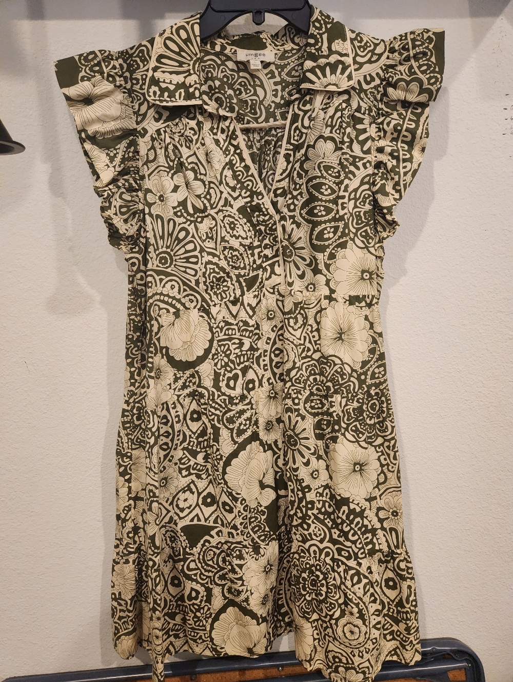 Umgee Sz Large Green and Cream Floral Ruffled Sleeveless Tiered Dress NWOT